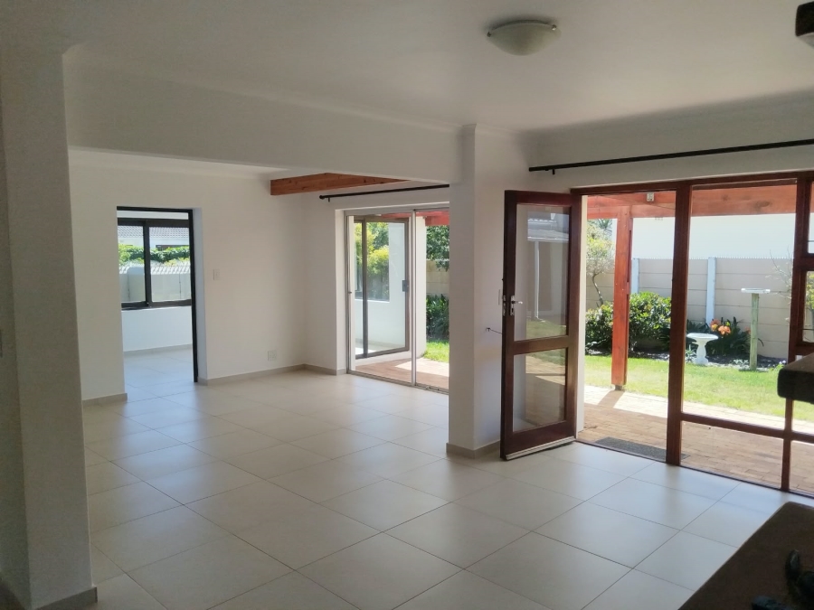 To Let 3 Bedroom Property for Rent in Silverglade Western Cape